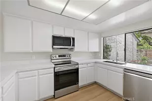 17284 Citron, Irvine, CA 92612 - Photo 18