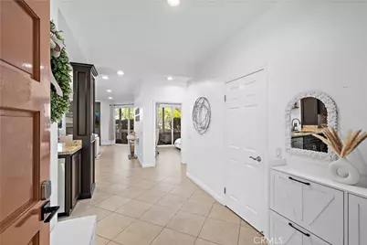 19442 Sunray Ln #103, Huntington Beach, CA 92648 - Photo 2