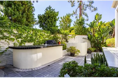 2 Chatham Court, Newport Beach, CA 92660 - Photo 18