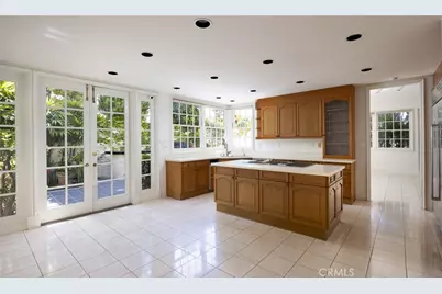 2 Chatham Court, Newport Beach, CA 92660 - Photo 8