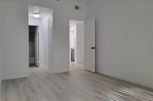 720 W 4th St, Long Beach, CA 90802 - Photo 14