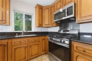5211 Calatrana Dr, Woodland Hills, CA 91364 - Photo 8