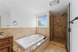 5211 Calatrana Dr, Woodland Hills, CA 91364 - Photo 14