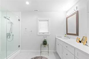 817 Main St, Huntington Beach, CA 92648 - Photo 12