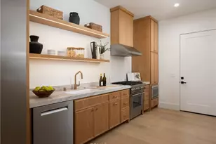 1453 Galaxy Dr, Newport Beach, CA 92660 - Photo 22
