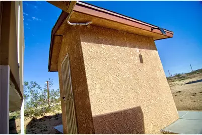 51063 Joshua Tree, Johnson Valley, CA 92285 - Photo 16