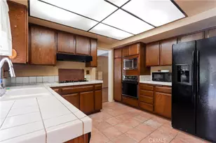 24396 Calle Pequeno, Lake Forest, CA 92630 - Photo 18