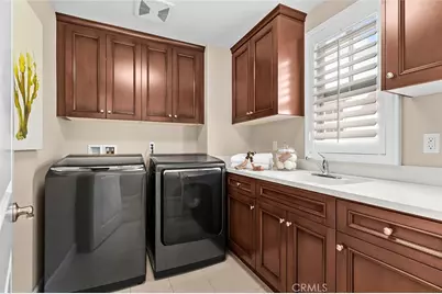 121 Catalonia, Irvine, CA 92618 - Photo 32