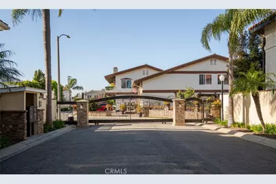 17182 Hillside Circle, Huntington Beach, CA 92649 - Photo 34