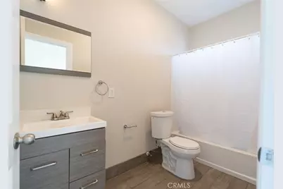1041 W Leighton Avenue, Los Angeles, CA 90037 - Photo 22