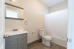 1041 W Leighton Ave, Los Angeles, CA 90037 - Photo 22