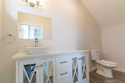 1041 W Leighton Avenue, Los Angeles, CA 90037 - Photo 14