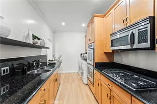 11928 Kiowa, Los Angeles, CA 90049 - Photo 10