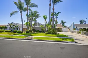 17711 Edwards, Huntington Beach, CA 92647 - Photo 2