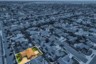 17711 Edwards, Huntington Beach, CA 92647 - Photo 34