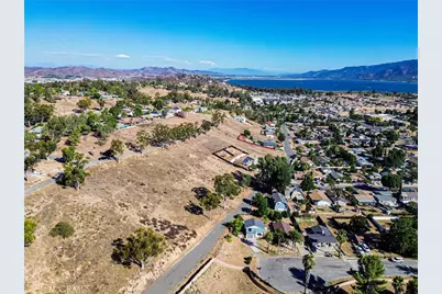 16374 Bailey Street, Lake Elsinore, CA 92530 - Photo 4