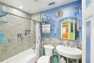 18051 Westlake Cir, Huntington Beach, CA 92648 - Photo 32