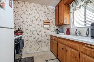 10921 Walnut, Los Alamitos, CA 90720 - Photo 28