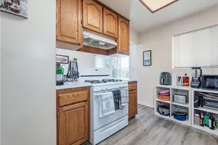 10921 Walnut, Los Alamitos, CA 90720 - Photo 10