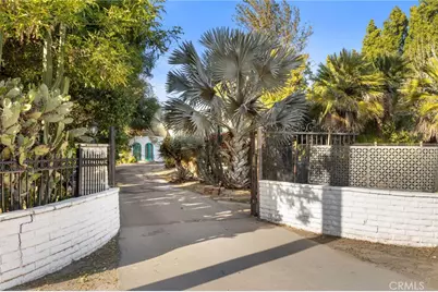 15401 Saticoy Street, Van Nuys, CA 91406 - Photo 28