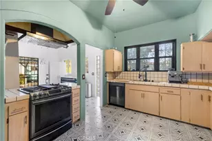 15401 Saticoy St, Van Nuys, CA 91406 - Photo 10