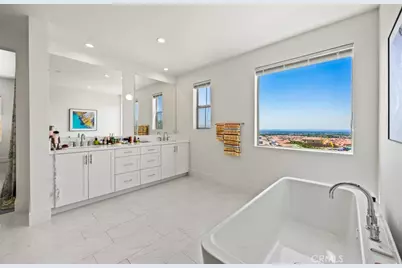 135 Oakstone, Irvine, CA 92618 - Photo 26