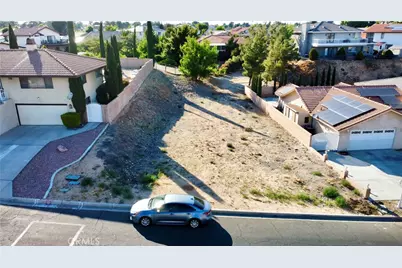 18190 Kalin Ranch Drive, Victorville, CA 92395 - Photo 2