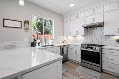 25 Radiance Lane, Rancho Santa Margarita, CA 92688 - Photo 8