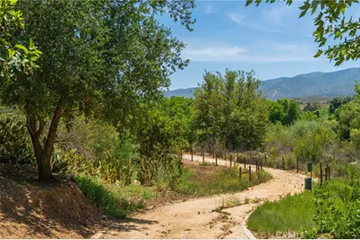 11986 Sagecrest Court, Corona, CA 92883 - Photo 46