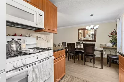 20146 Cohasset #11, Winnetka, CA 91306 - Photo 16