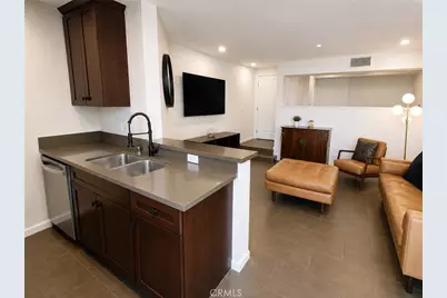 7320 Hawthorn Avenue #318, Los Angeles, CA 90046 - Photo 8