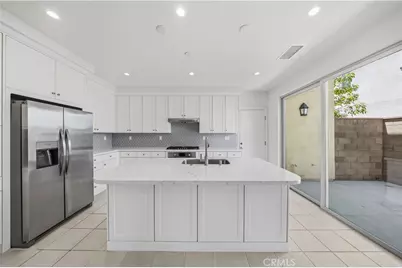 112 Newburry, Irvine, CA 92618 - Photo 8