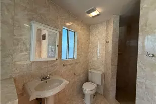 7741 Zelzah, Reseda, CA 91335 - Photo 12