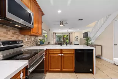223 Pineview, Irvine, CA 92620 - Photo 14