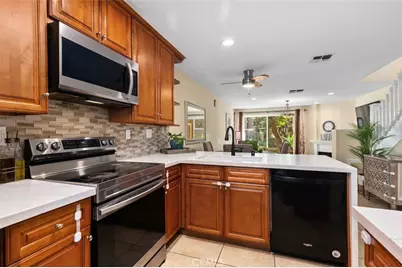 223 Pineview, Irvine, CA 92620 - Photo 10
