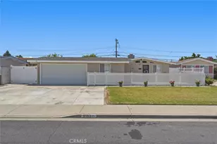 9702 Stonybrook Dr, Anaheim, CA 92804 - Photo 2