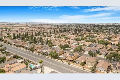 507 Coudures Way, Perris, CA 92571 - Photo 6