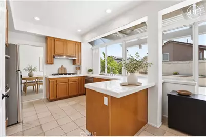 24 Calabria, Lake Forest, CA 92610 - Photo 8