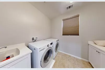 17465 Fairbreeze, Riverside, CA 92504 - Photo 24
