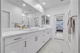 212 Paramount, Irvine, CA 92618 - Photo 18