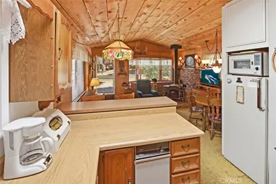 513 Cedar Ln, Sugarloaf, CA 92386 - Photo 10