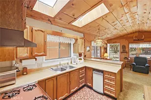 513 Cedar Ln, Sugarloaf, CA 92386 - Photo 12