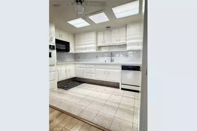 1681 Tam O Shanter Road #M12 10H, Seal Beach, CA 90740 - Photo 14