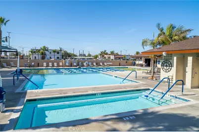 1681 Tam O Shanter Road #M12 10H, Seal Beach, CA 90740 - Photo 32