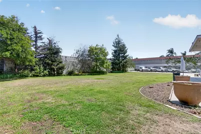 17066 Palmdale, Huntington Beach, CA 92647 - Photo 6