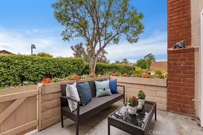27684 Calle Valdes, Mission Viejo, CA 92692 - Photo 22