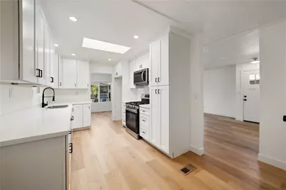 9080 Bloomfield, Cypress, CA 90630 - Photo 2