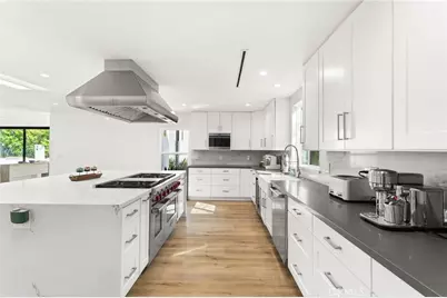 912 Honeywood Rd, Los Angeles, CA 90049 - Photo 18