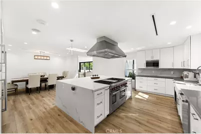 912 Honeywood Rd, Los Angeles, CA 90049 - Photo 14