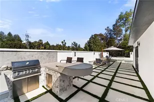 912 Honeywood Rd, Los Angeles, CA 90049 - Photo 50